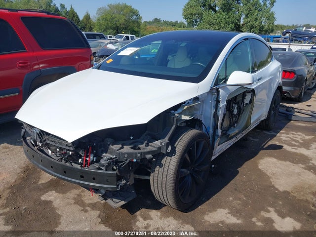 2019 Tesla Model X, VIN: 5YJXCDE23KF213780