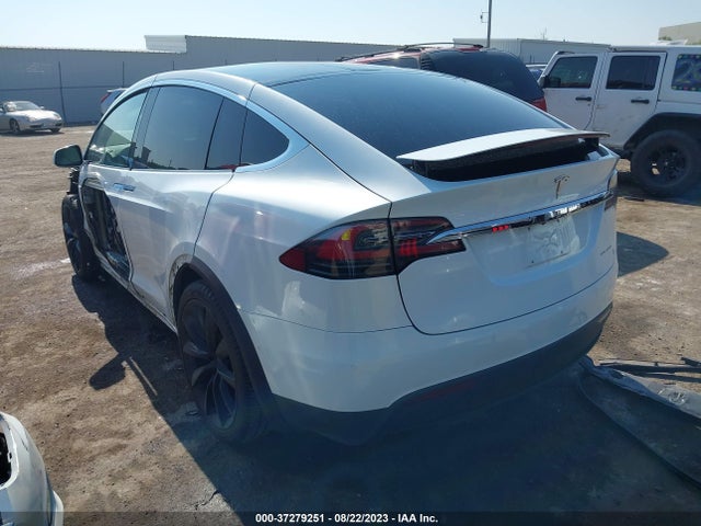 2019 Tesla Model X, VIN: 5YJXCDE23KF213780