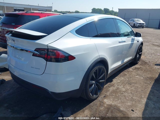 2019 Tesla Model X, VIN: 5YJXCDE23KF213780