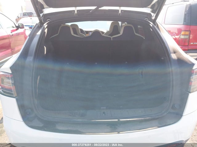 2019 Tesla Model X, VIN: 5YJXCDE23KF213780