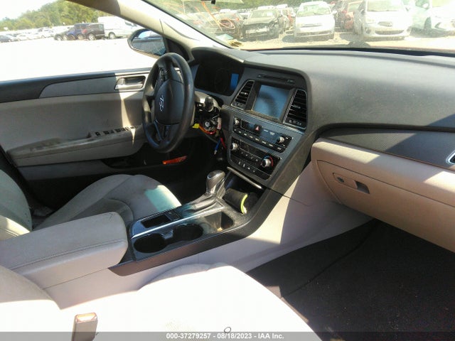 2017 HYUNDAI SONATA SE VIN: 5NPE24AF6HH583621