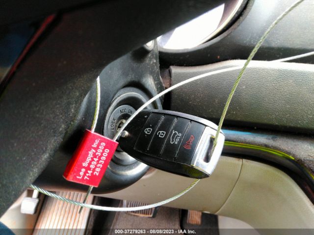KNDMB5C19G6106385 KIA SEDONA LX