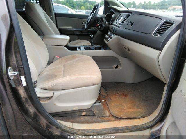 KNDMB5C19G6106385 KIA SEDONA LX