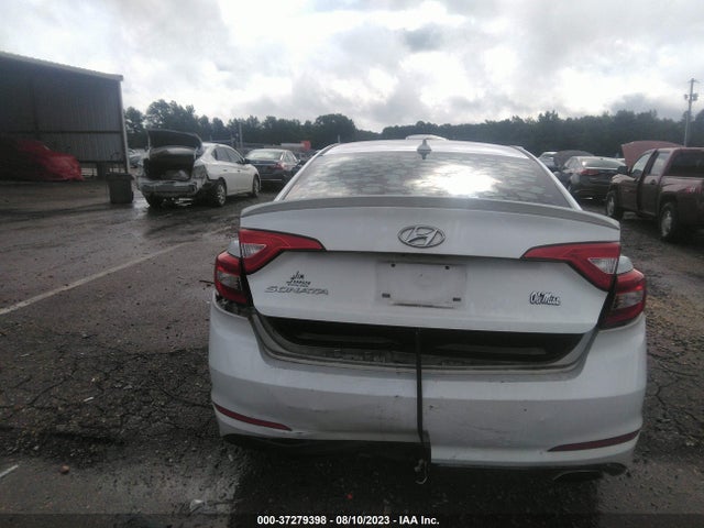 2015 HYUNDAI SONATA 2.4L SE VIN: 5NPE24AF1FH084271
