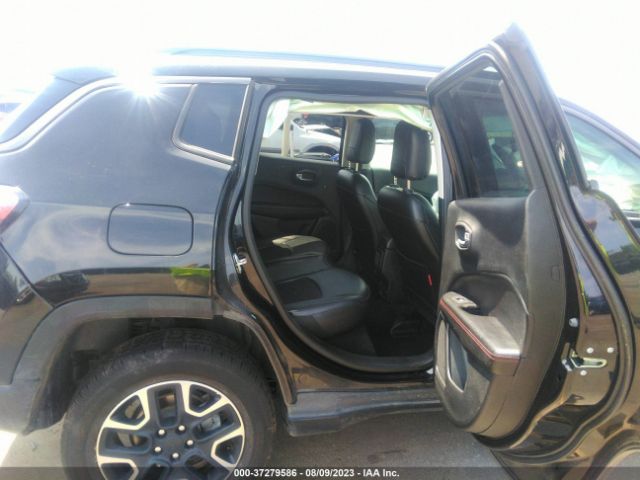 3C4NJDDB1KT671804 Jeep Compass Trailhawk