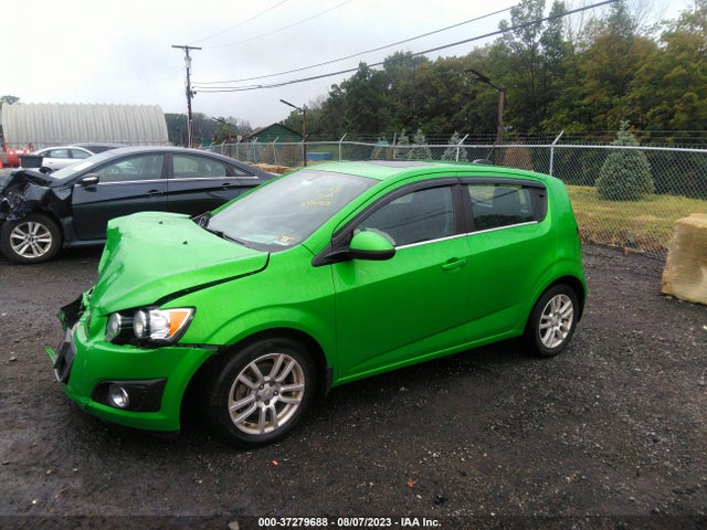 Chevrolet SONIC LT 2015 1G1JC6SGXF4155898 Image 2