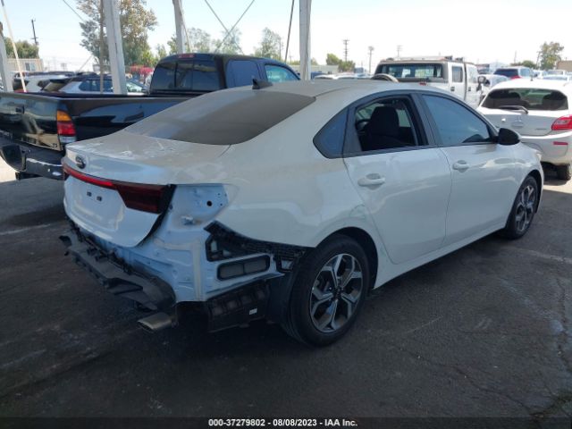 3KPF24AD1ME303119 KIA Forte Lxs