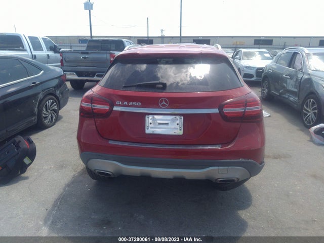 WDCTG4EB7JJ425120 Mercedes-Benz Gla Gla 250