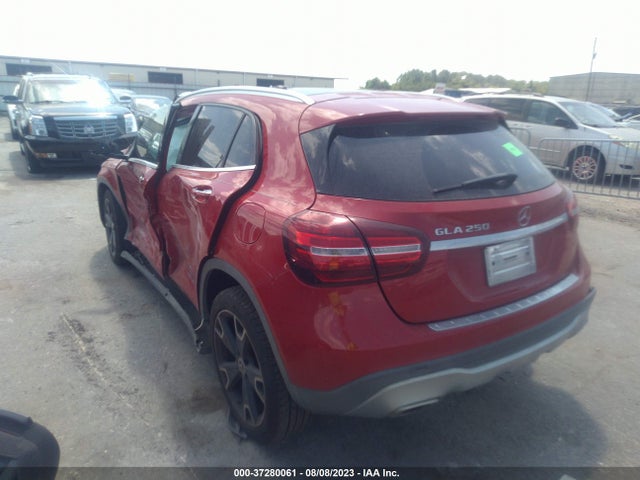 WDCTG4EB7JJ425120 Mercedes-Benz Gla Gla 250