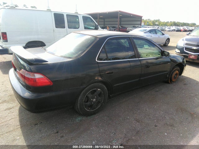 1998 HONDA ACCORD SDN EX VIN: 1HGCG5656WA003658