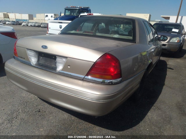 2000 FORD CROWN VICTORIA VIN: 2FAFP73W9YX215121