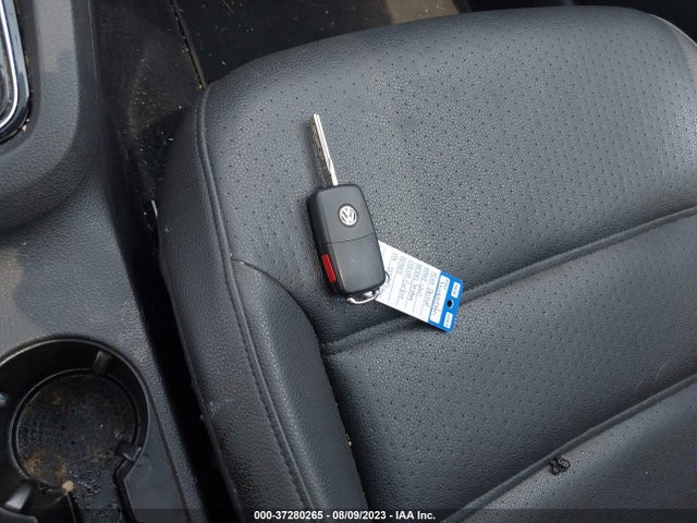 3VWL17AJXGM340450 Volkswagen Jetta Sedan 1.8t Sel