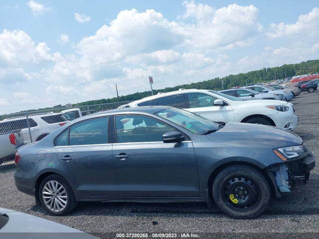 3VWL17AJXGM340450 Volkswagen Jetta Sedan 1.8t Sel