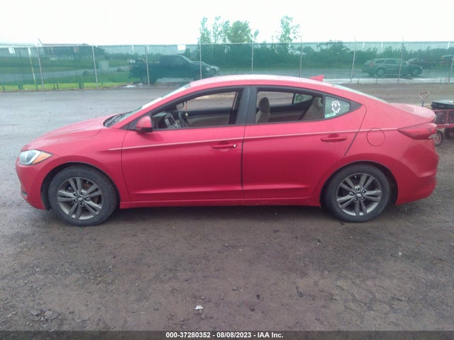 2017 HYUNDAI ELANTRA SE VIN: 5NPD84LF4HH121324