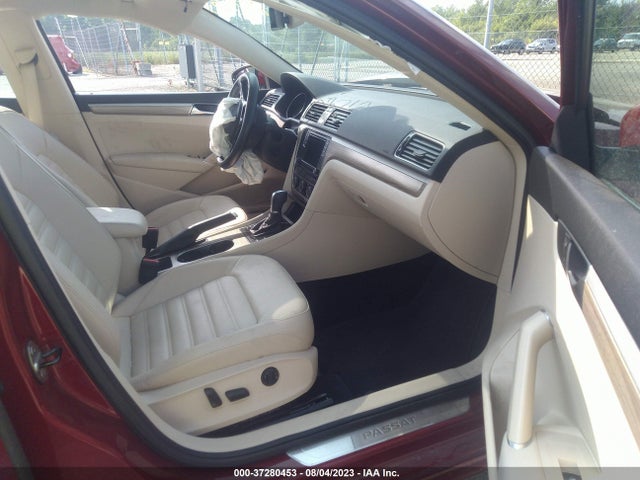 1VWCT7A3XHC038736 Volkswagen Passat 1.8t Sel Premium