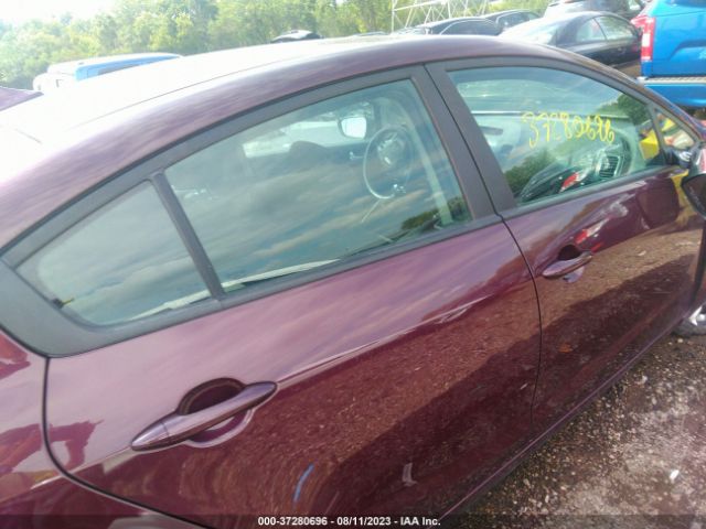 3KPFK4A72JE179271 KIA FORTE LX
