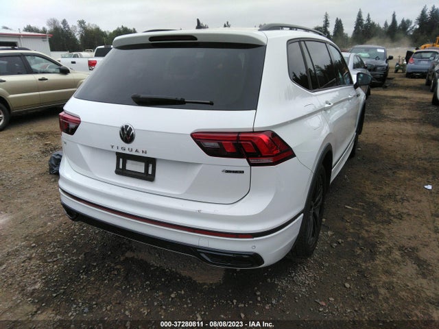 3VV8B7AX1NM050493 Volkswagen Tiguan Se R-line Black