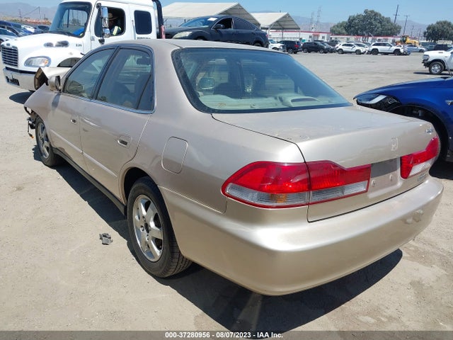 2000 HONDA ACCORD SDN SE VIN: 1HGCG5676YA108348