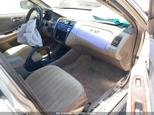 2000 HONDA ACCORD SDN SE VIN: 1HGCG5676YA108348