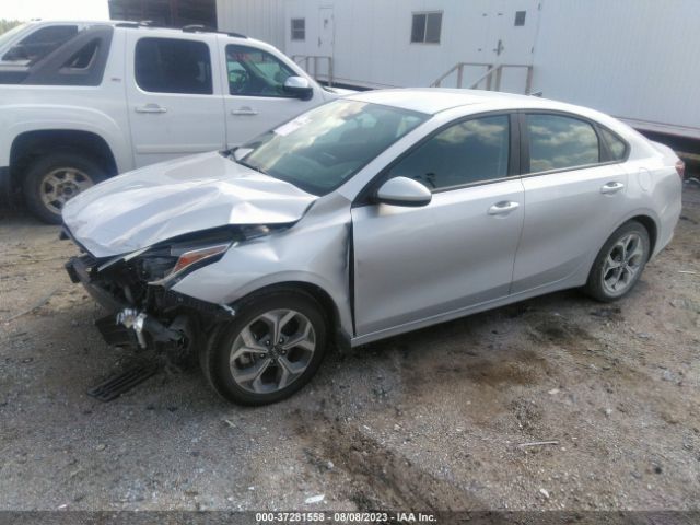 3KPF24AD4ME353240 KIA Forte Lxs