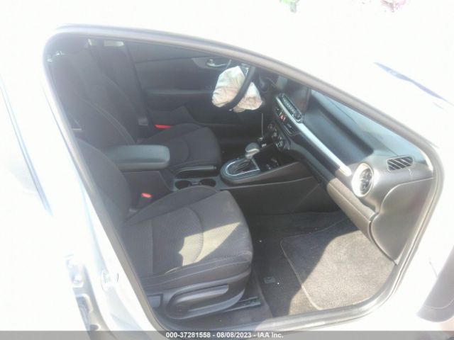 3KPF24AD4ME353240 KIA Forte Lxs