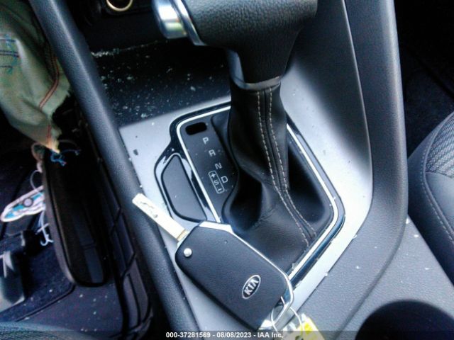 KNDCB3LC0L5423490 KIA NIRO LX