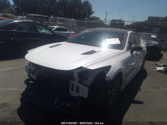 KNAE15LA2M6090093 KIA Stinger Gt-line