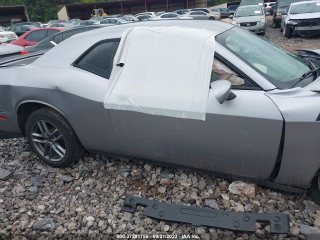 2C3CDZAG8GH137750 Dodge Challenger Sxt