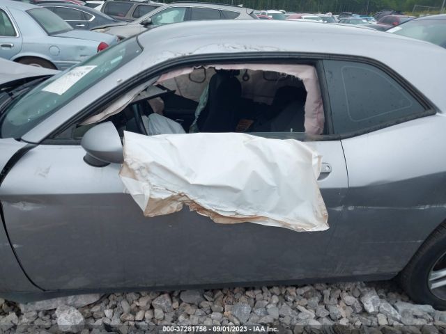 2C3CDZAG8GH137750 Dodge Challenger Sxt