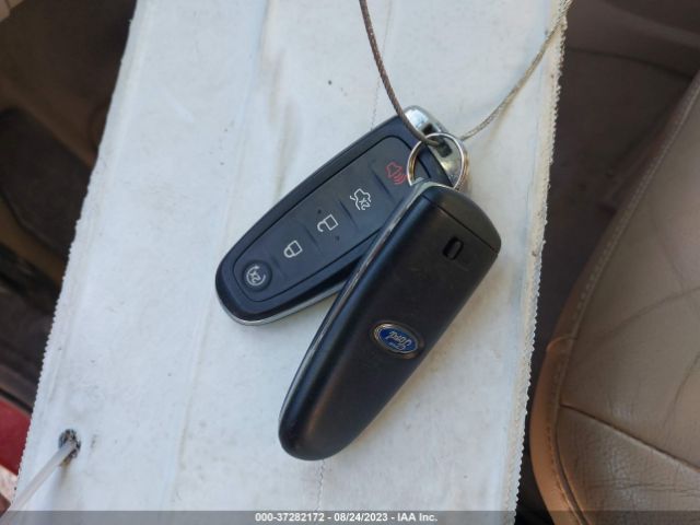1FMCU9J93FUA52528 Ford Escape Titanium