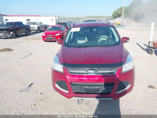 1FMCU9J93FUA52528 Ford Escape Titanium