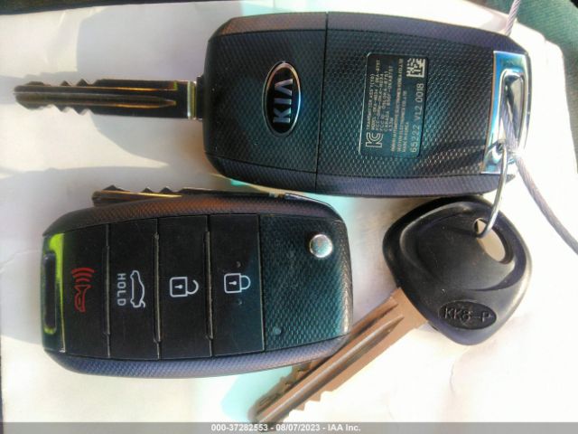 3KPFK4A73HE081800 KIA FORTE LX