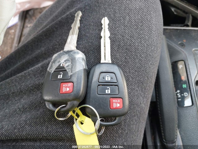 Toyota RAV4 LE 2018 JTMBFREV2JJ197135 Image 11