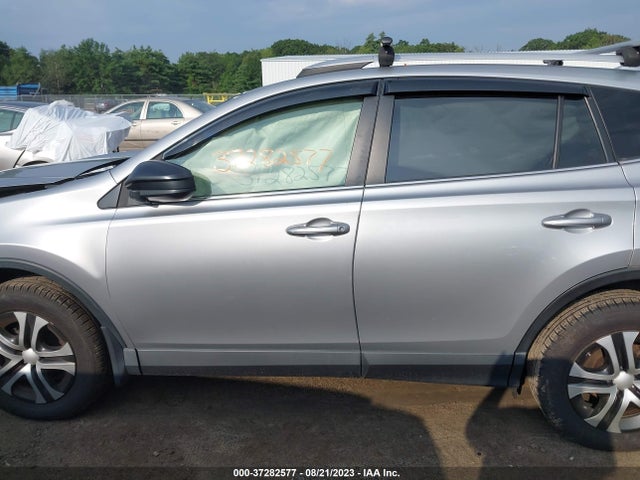 Toyota RAV4 LE 2018 JTMBFREV2JJ197135 Image 14