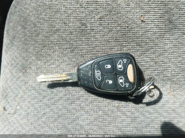 2007 CHRYSLER TOWN & COUNTRY LWB TOURING VIN: 2A4GP54L27R170821