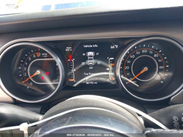 1C4HJXEG0JW193151 Jeep Wrangler Unlimited Sahara