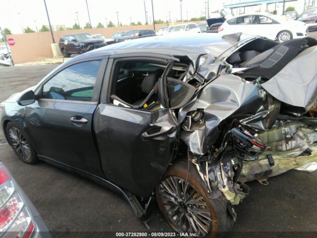 3KPF54AD1NE439436 KIA Forte Gt-line