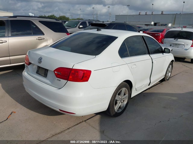 3VWLL7AJ1EM419349 Volkswagen Jetta Sedan Tdi W/premium