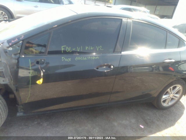 Chevrolet CRUZE LT 2018 1G1BE5SM5J7233591 Image 15