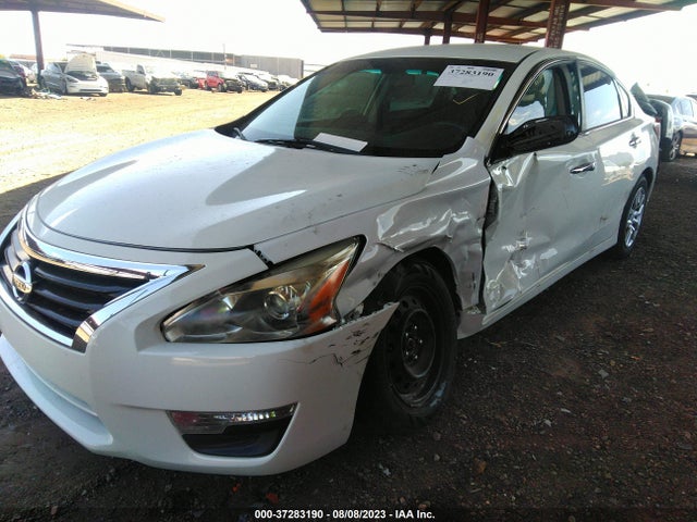 Nissan Altima 2.5 S 2015 1N4AL3AP8FN878009 Image 2