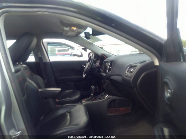 3C4NJDDB2KT811178 Jeep Compass Trailhawk