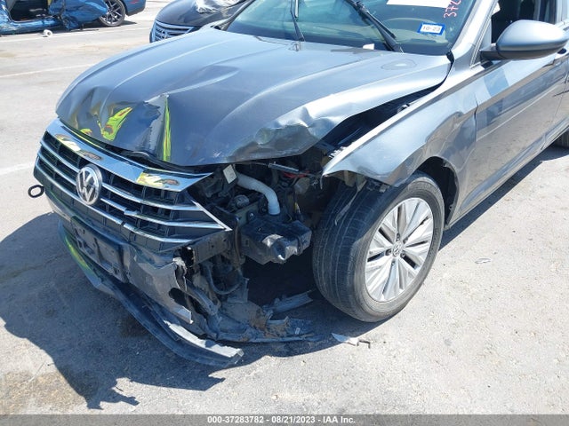 3VWN57BU6KM174992 Volkswagen JETTA S