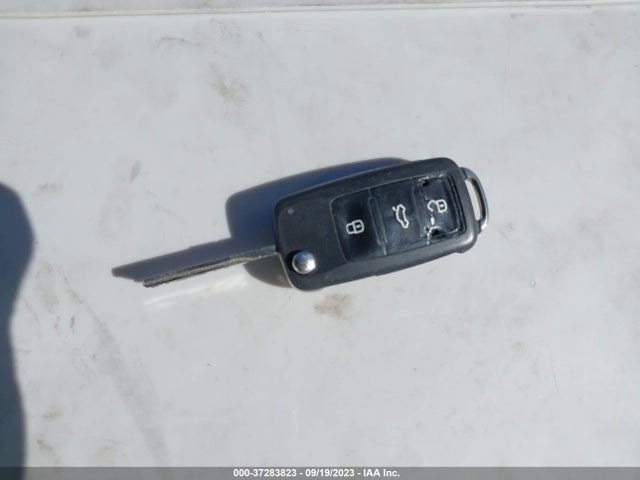 2015 VOLKSWAGEN JETTA SEDAN 2.0L TDI SE VIN: 3VWLA7AJ9FM245909