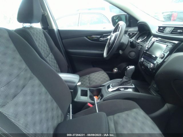 JN1BJ1CP2KW219839 Nissan Rogue Sport Sv
