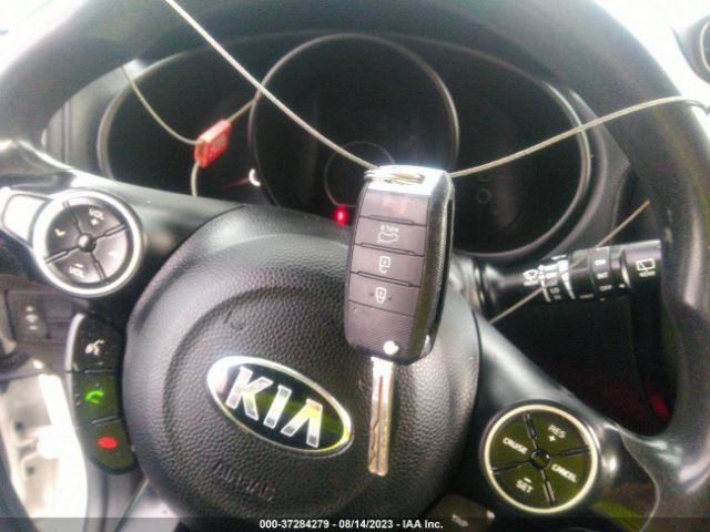 KNDJN2A27G7840330 KIA Soul Base