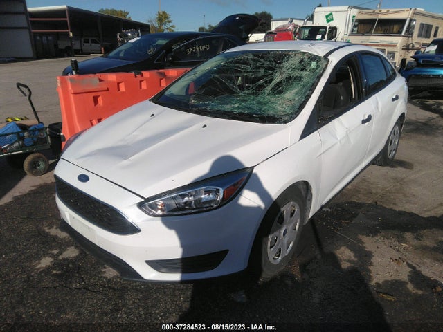 Ford FOCUS S 2017 1FADP3E20HL205293 Image 2
