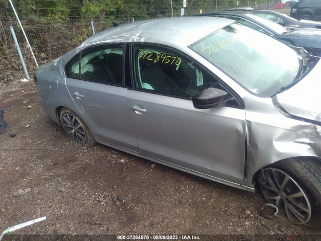 3VWD67AJ6GM265137 Volkswagen Jetta Sedan 1.4t Se