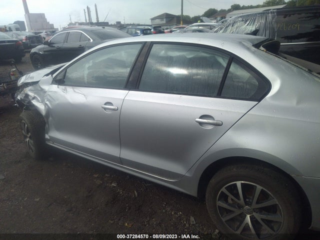 3VWD67AJ6GM265137 Volkswagen Jetta Sedan 1.4t Se