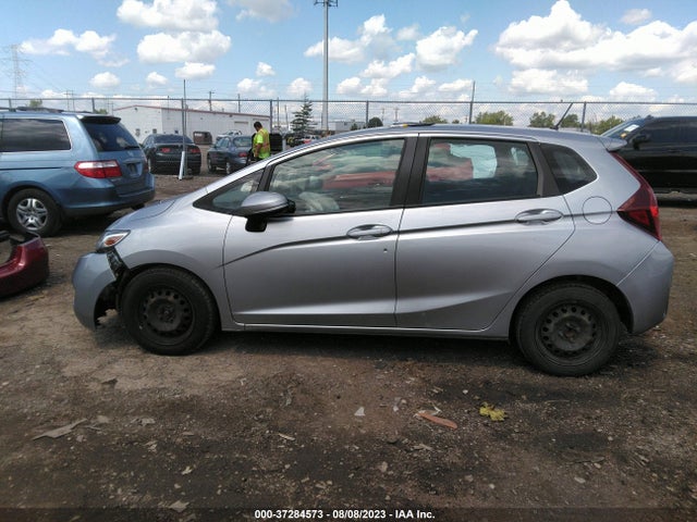 Honda FIT LX 2017 3HGGK5H50HM713948 Image 14