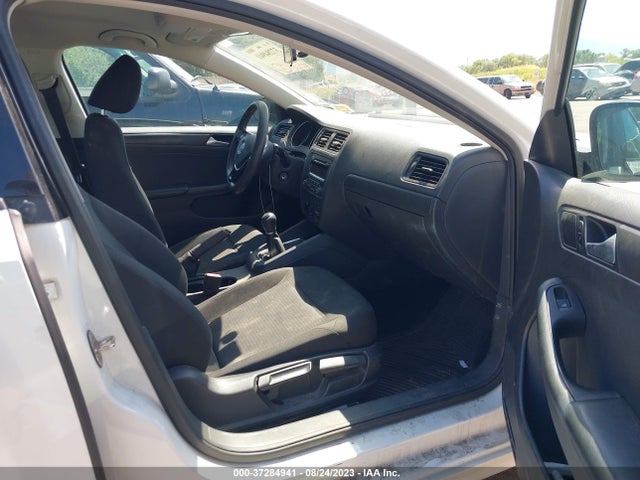 3VW1K7AJ7FM337556 Volkswagen Jetta Sedan 2.0l S